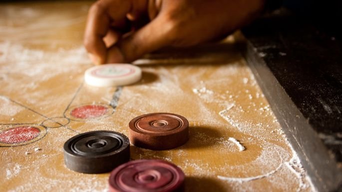playing-carrom-adult-toys-haviplex.com